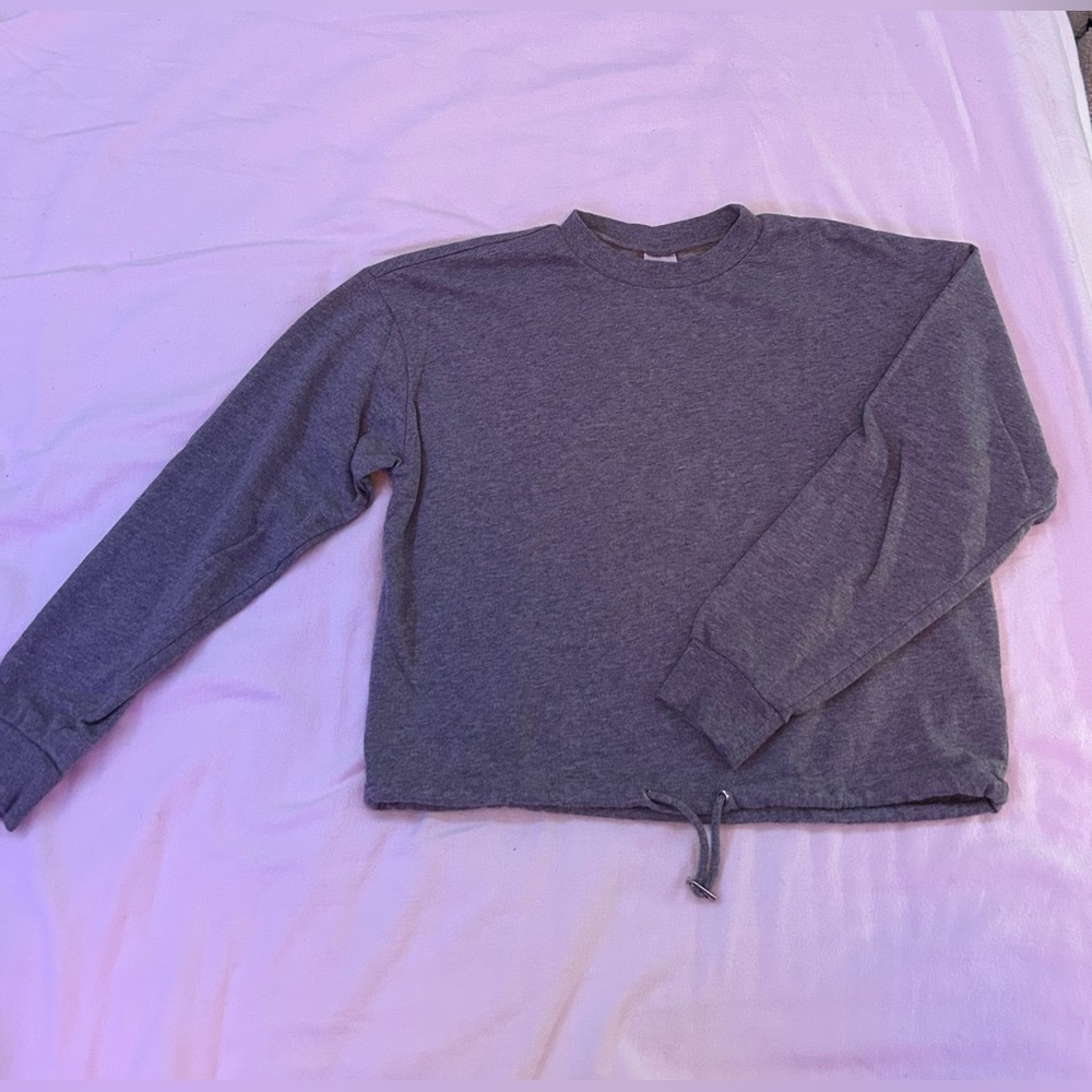 No Boundaries grey sweatshirt, size M (7-9)